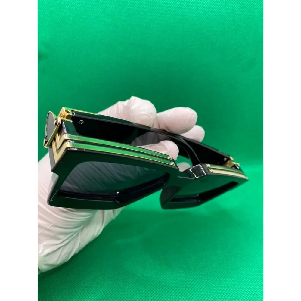 Men’s Black Gold Frame Sunglasses